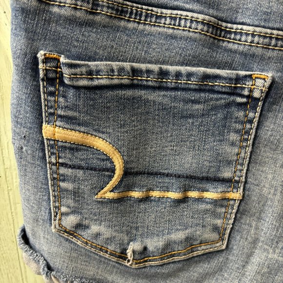 American Eagle Super Stretch Cutoff Shorts Size 6 - Picture 11 of 15